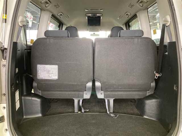 TOYOTA NOAH 2013