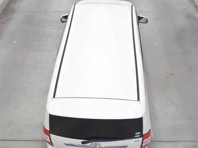 TOYOTA NOAH 2011