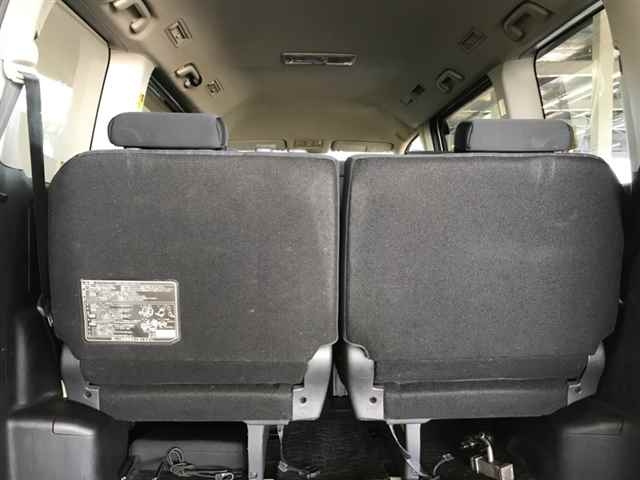 TOYOTA NOAH 2011