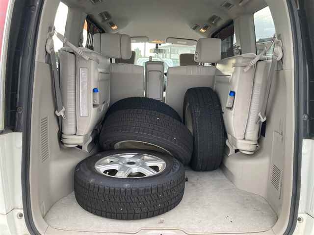 NISSAN SERENA 2011