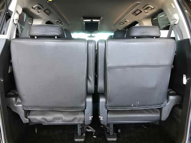 TOYOTA VELLFIRE 2011