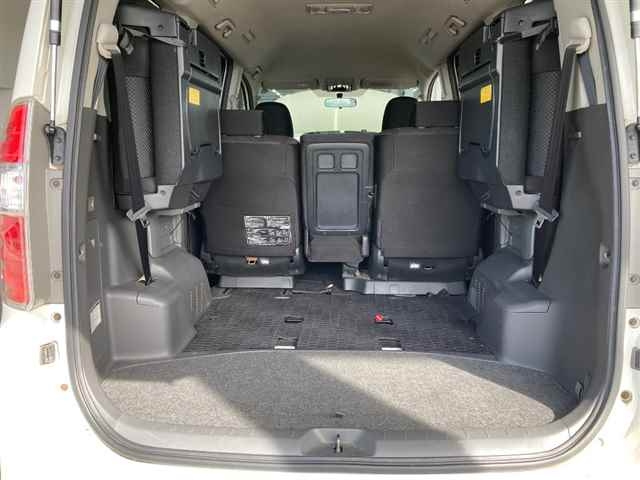 TOYOTA NOAH 2008