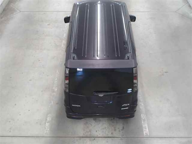 NISSAN ROOX 2010