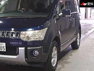 MITSUBISHI DELICA D5 2011