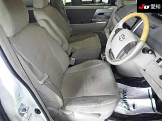 TOYOTA NOAH 2010