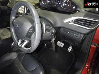PEUGEOT 208 2014