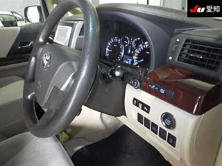 TOYOTA VELLFIRE 2012
