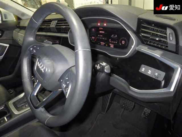 AUDI Q3 2021