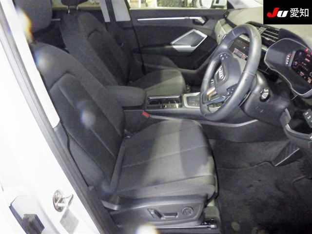 AUDI Q3 2021