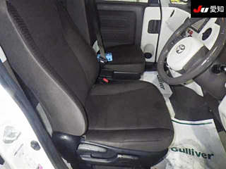 TOYOTA PORTE 2013