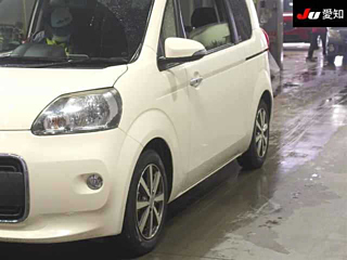 TOYOTA PORTE 2013