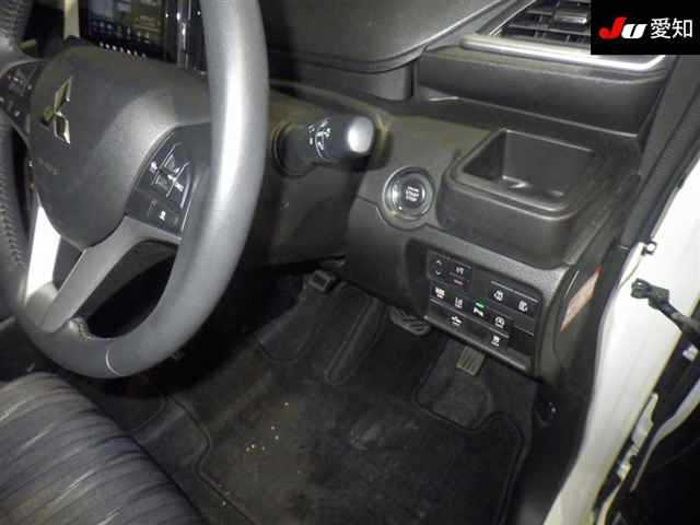 MITSUBISHI DELICA D2 2023