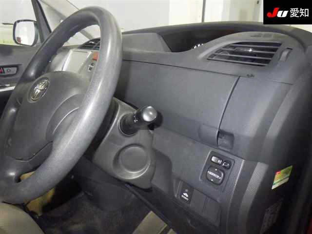 TOYOTA RACTIS 2010