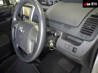 TOYOTA VOXY 2008