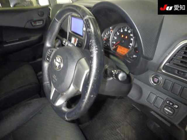 TOYOTA RACTIS 2013