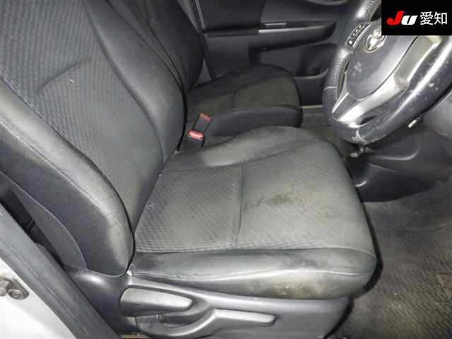 TOYOTA RACTIS 2013