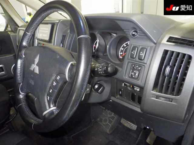 MITSUBISHI DELICA D5 2014