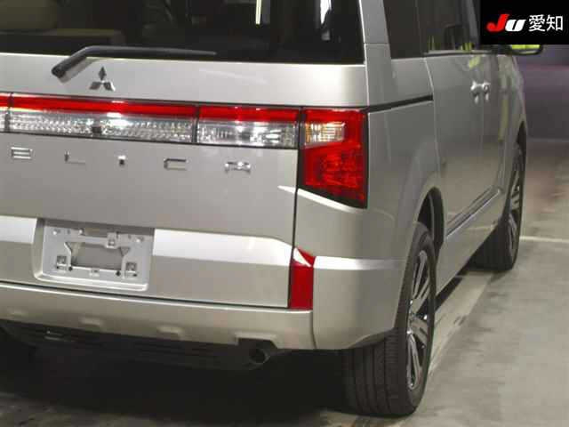 MITSUBISHI DELICA D5 2022