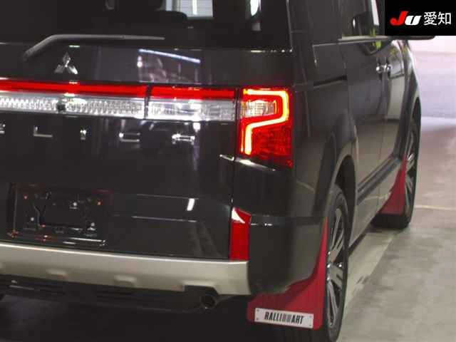 MITSUBISHI DELICA D5 2022