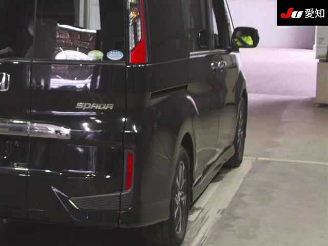 HONDA STEP WAGON 2016