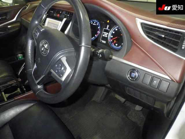 TOYOTA HARRIER 2014