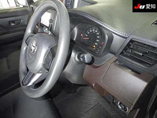 TOYOTA ROOMY 2016