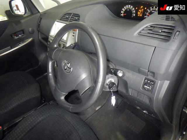 TOYOTA RACTIS 2010