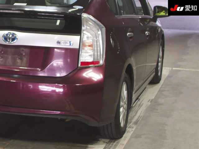 TOYOTA PRIUS PHV 2013