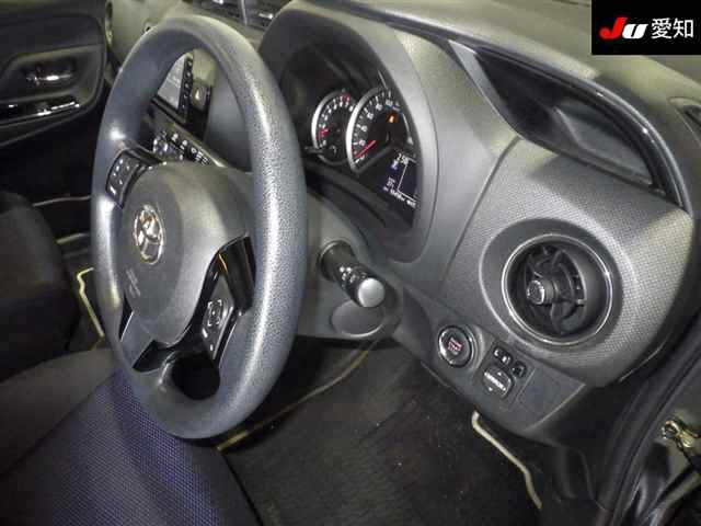 TOYOTA VITZ 2016