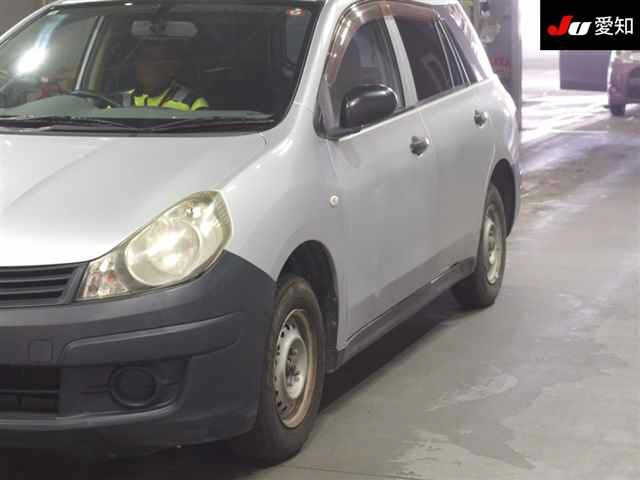 NISSAN AD 2010