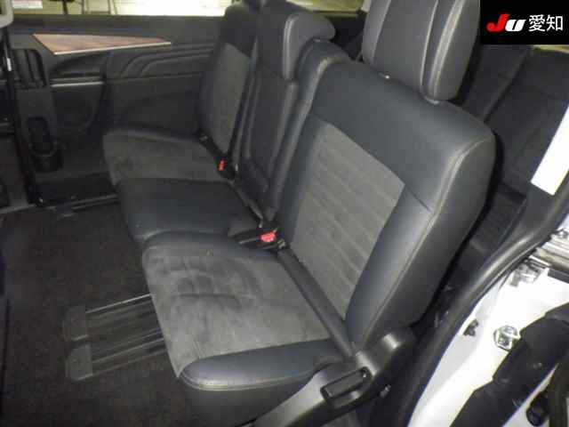 MITSUBISHI DELICA D5 2022