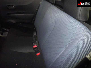 TOYOTA VITZ 2011
