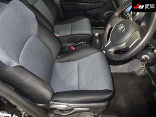 TOYOTA VITZ 2011