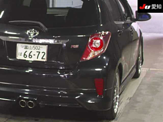 TOYOTA VITZ 2011
