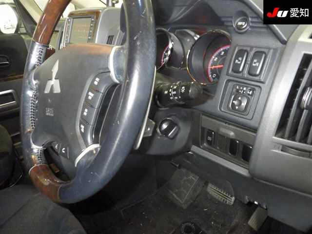 MITSUBISHI DELICA D5 2009