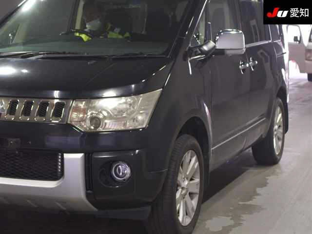 MITSUBISHI DELICA D5 2009