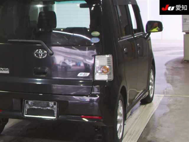TOYOTA PIXIS SPACE 2013