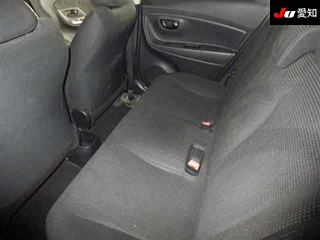 TOYOTA VITZ 2014