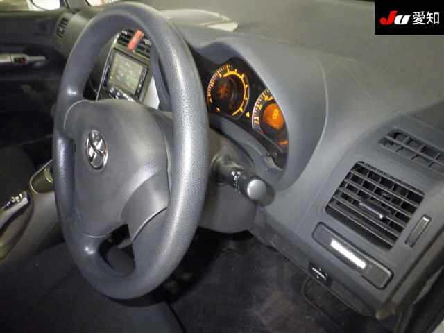 TOYOTA AURIS 2008