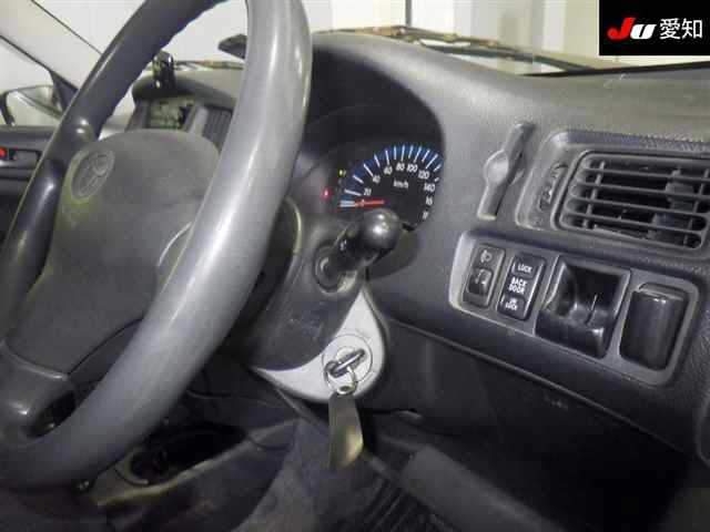 TOYOTA PROBOX 2010