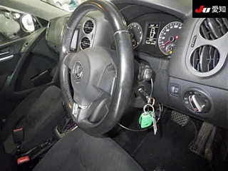 VOLKSWAGEN TIGUAN 2012