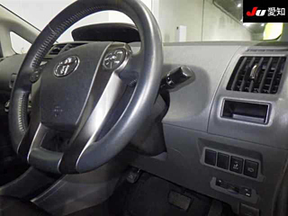 TOYOTA PRIUS ALPHA 2014