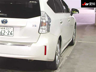 TOYOTA PRIUS ALPHA 2014