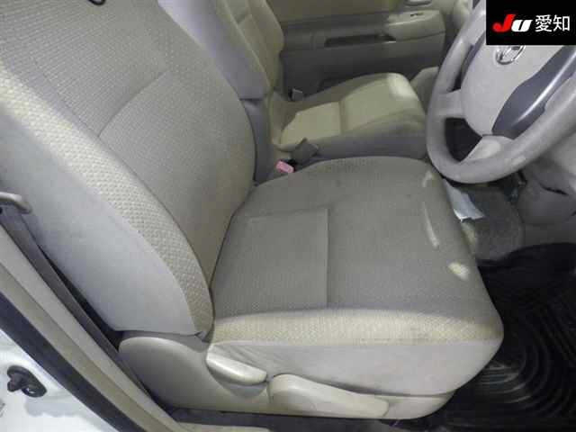 TOYOTA RAUM 2008