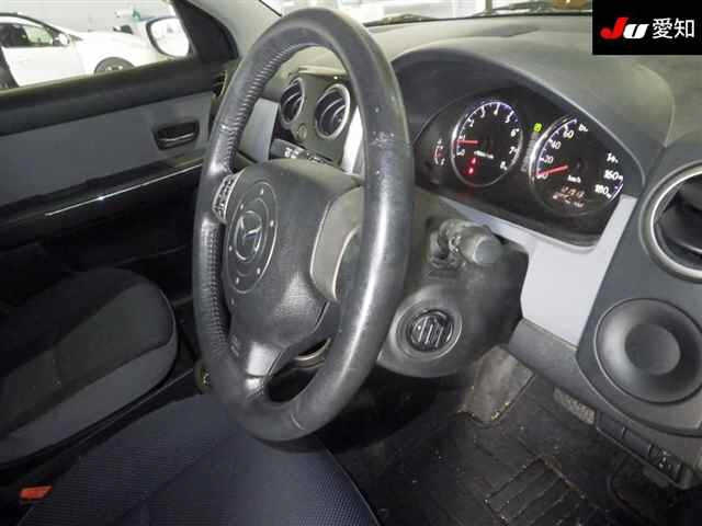 MAZDA VERISA 2010
