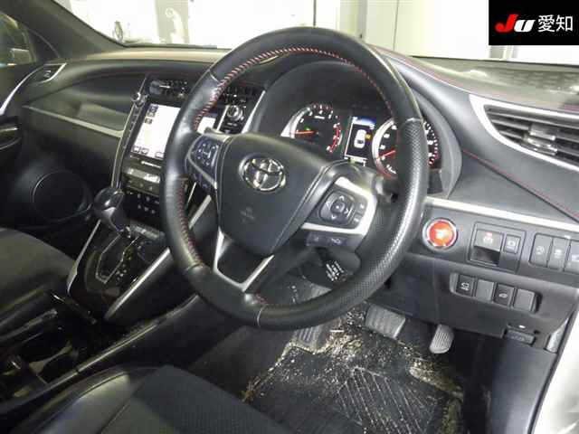 TOYOTA HARRIER 2017