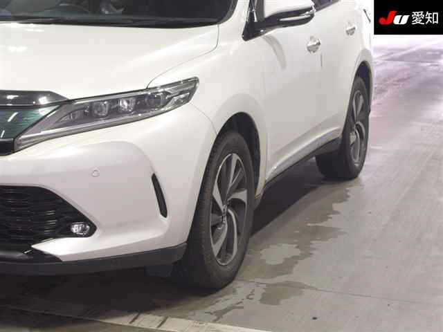TOYOTA HARRIER 2017