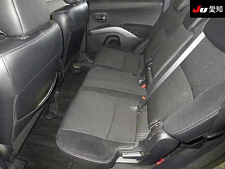 MITSUBISHI OUTLANDER 2010