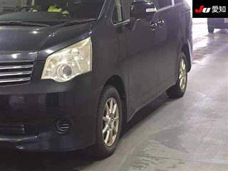 TOYOTA NOAH 2012
