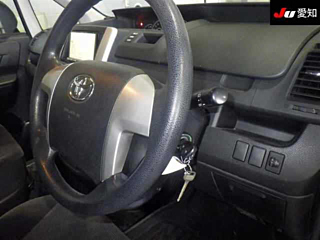 TOYOTA NOAH 2012